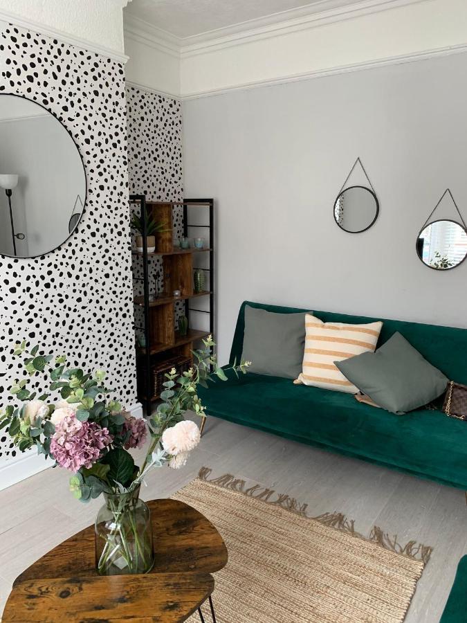 House Of Cosy Dots Villa Northampton Exterior photo