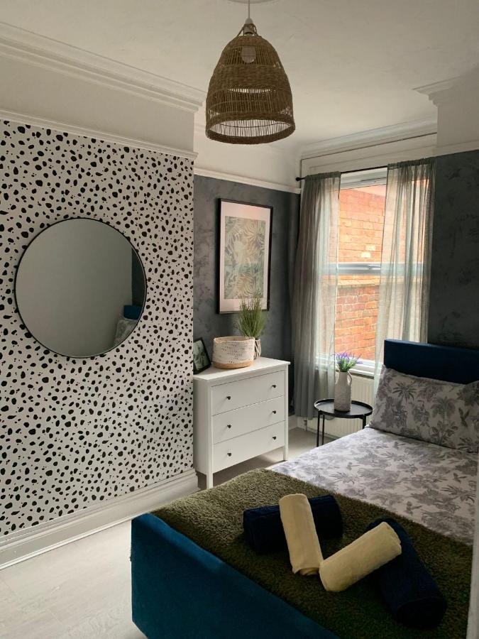 House Of Cosy Dots Villa Northampton Exterior photo