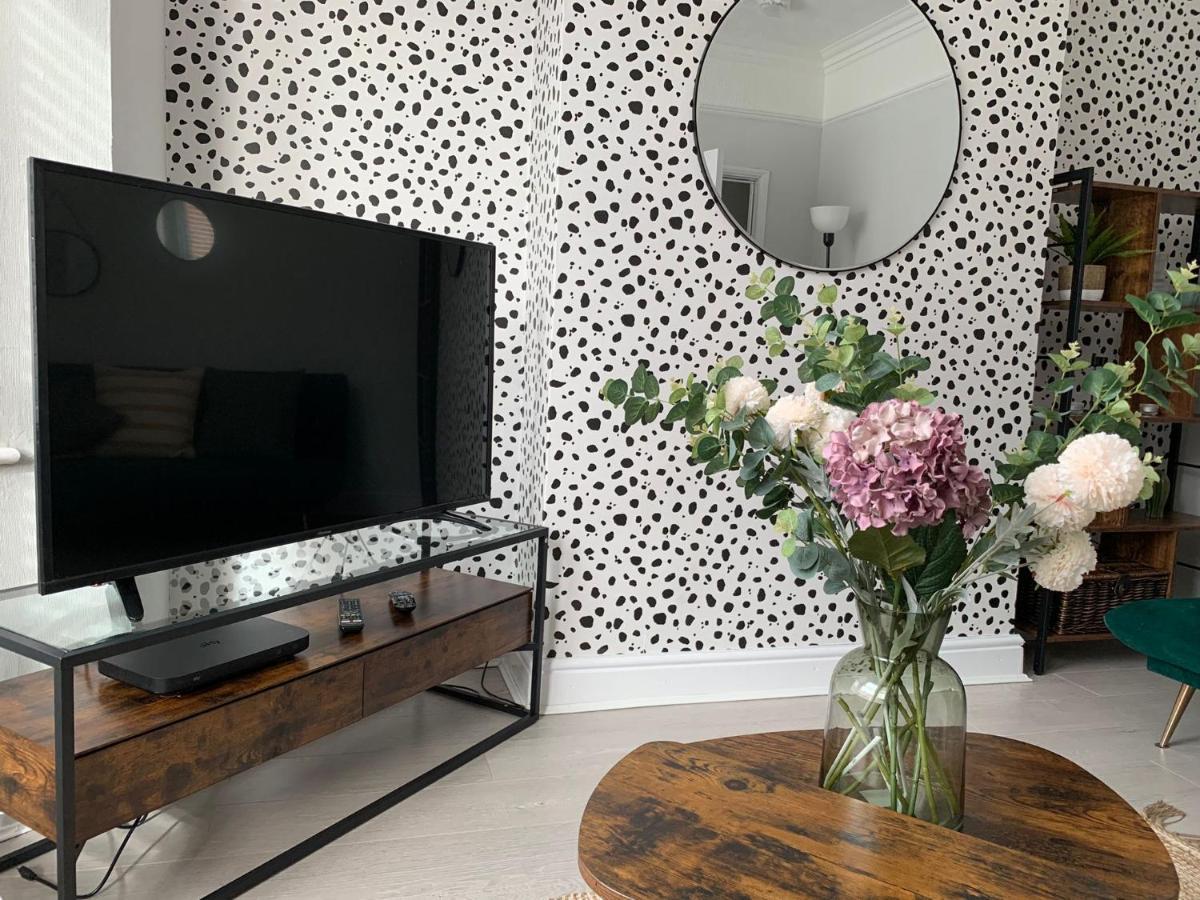 House Of Cosy Dots Villa Northampton Exterior photo