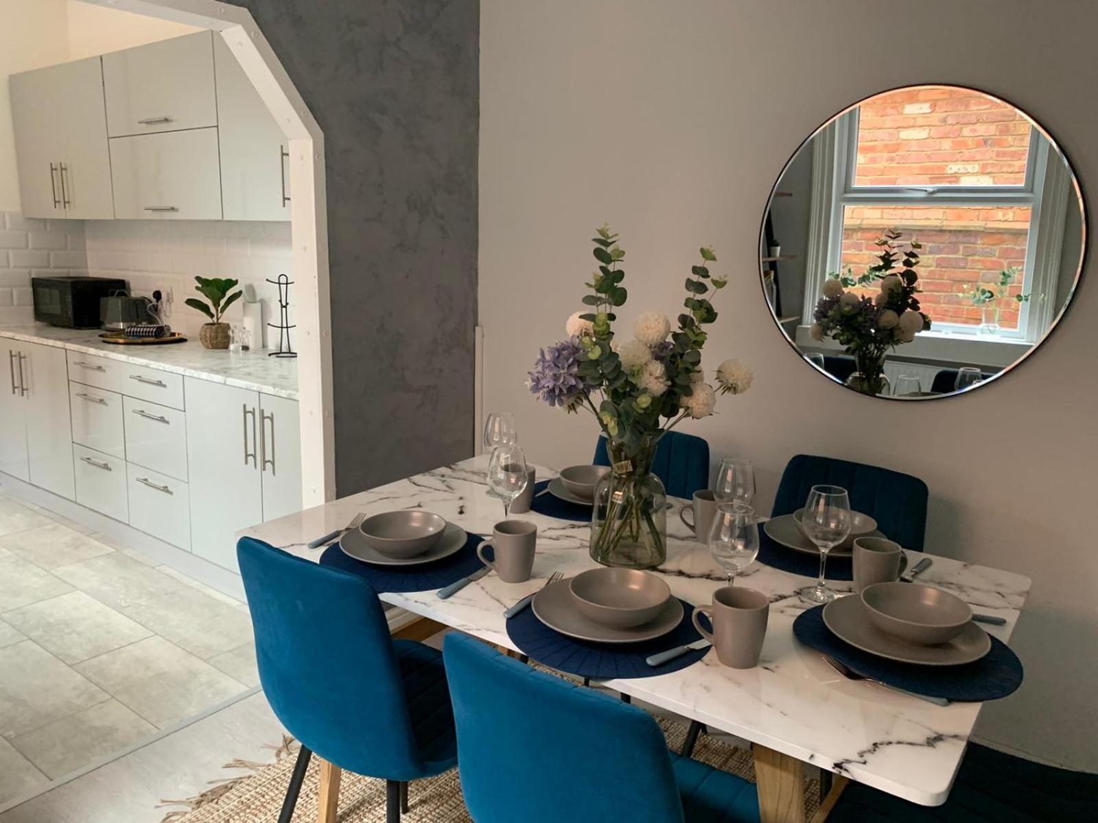 House Of Cosy Dots Villa Northampton Room photo